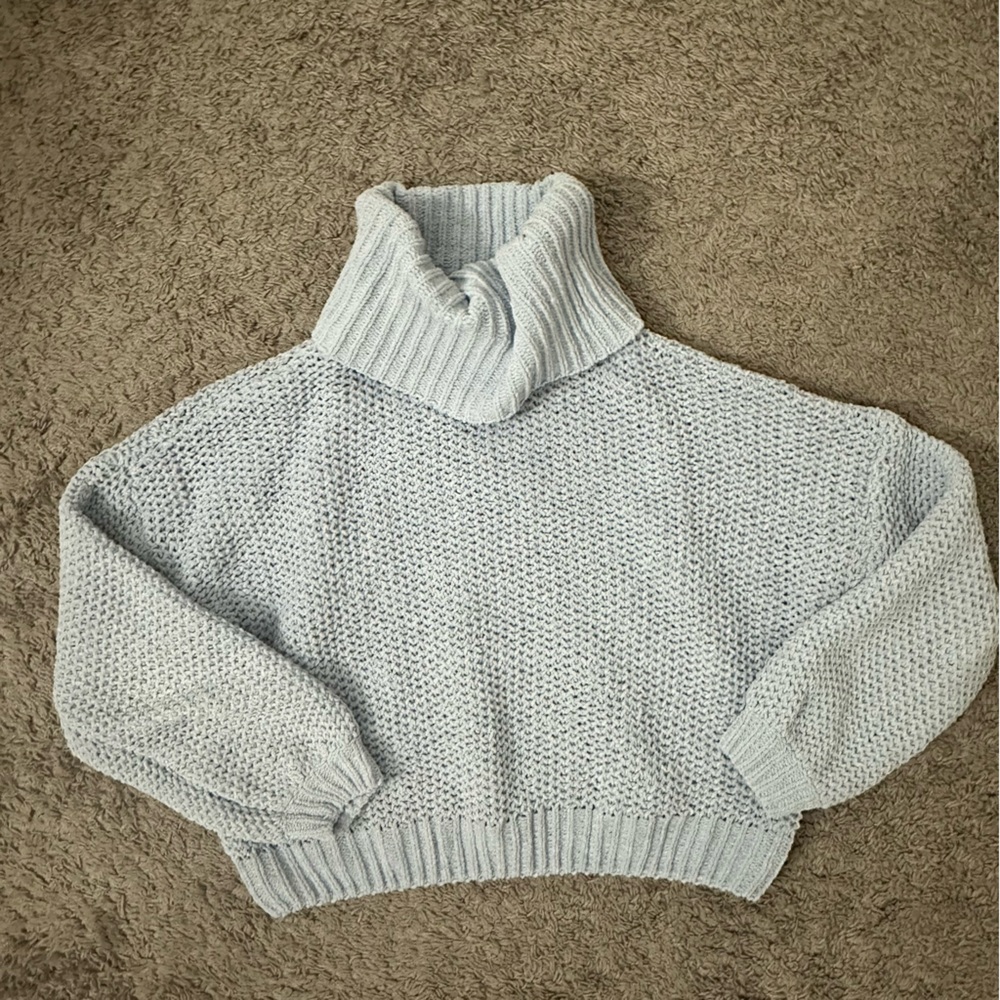 URBAN OUTFITTERS cropped turtleneck